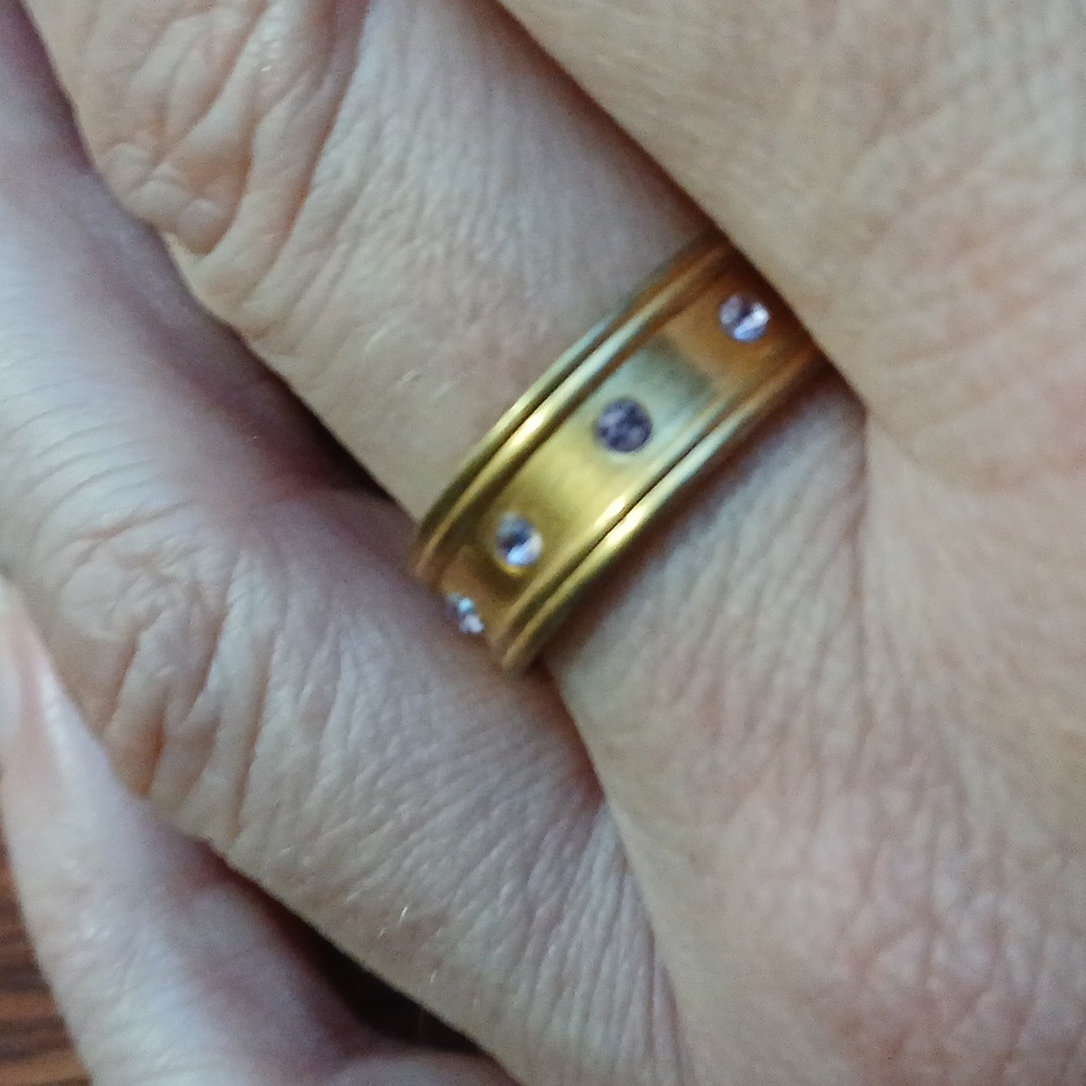 Ring - Picture 2 of 5